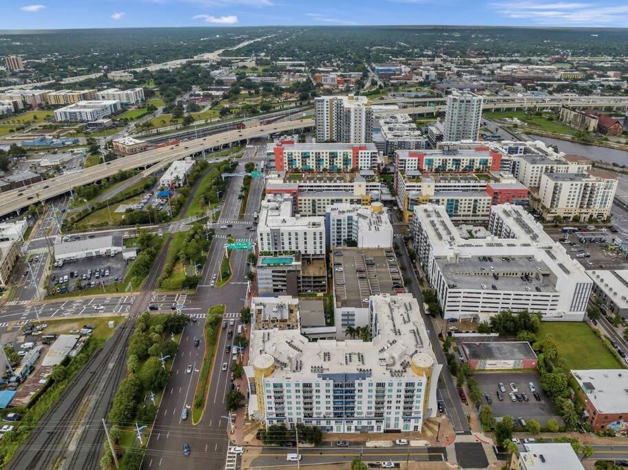 3 Min To Dt And Amalie Arena - Cozy 1br - Pool Tampa