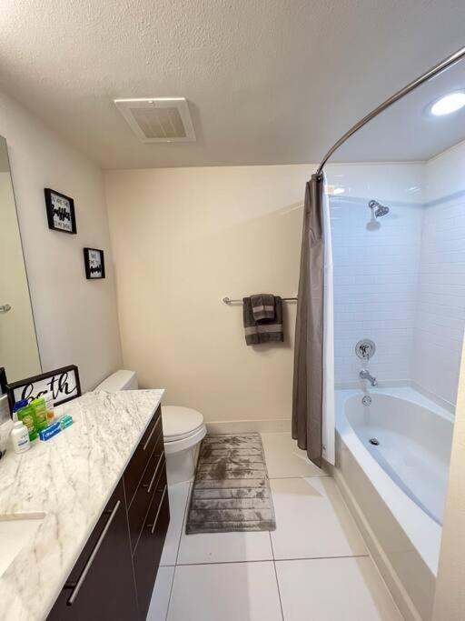 3 Min To Dt And Amalie Arena - Cozy 1br - Pool Appartement Tampa